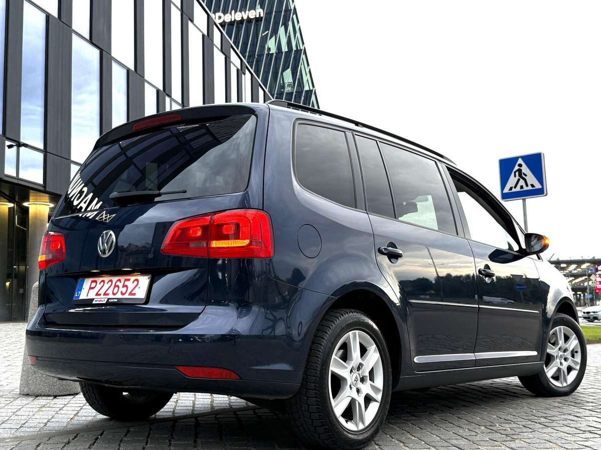 Volkswagen Touran 2010 — photo 9