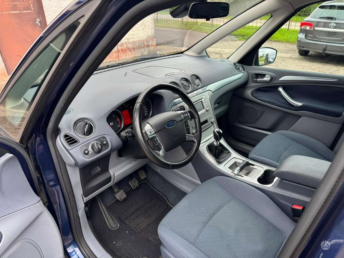 Ford Galaxy 2008 — фото 13