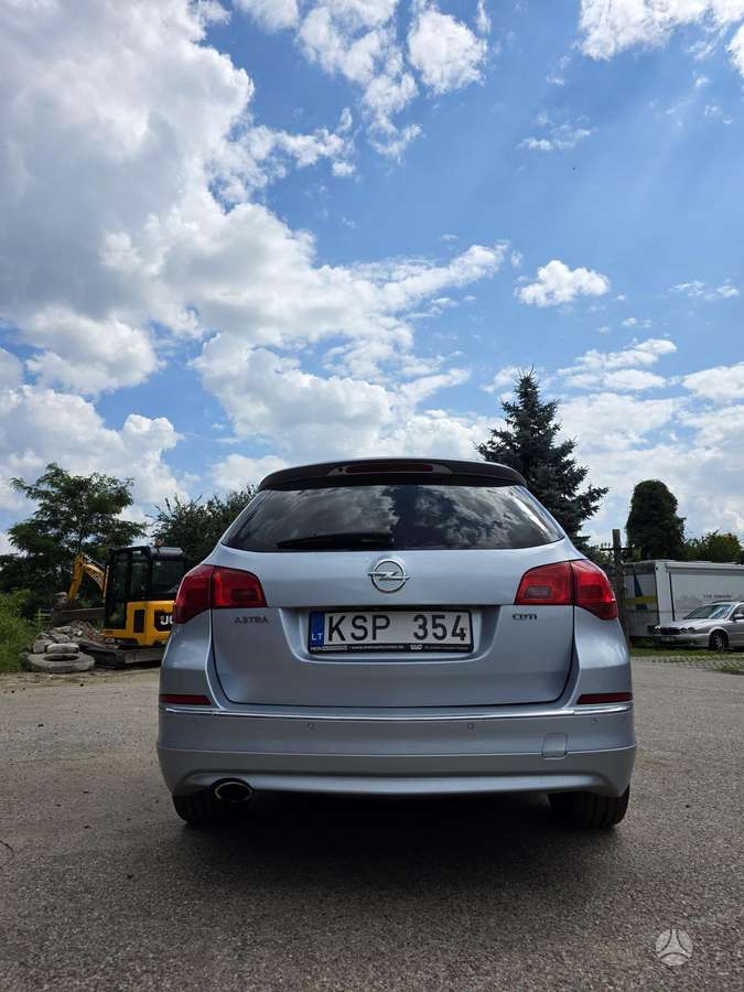 Opel Astra 2014 — engine 1956 cm³, 165 HP (121kW)