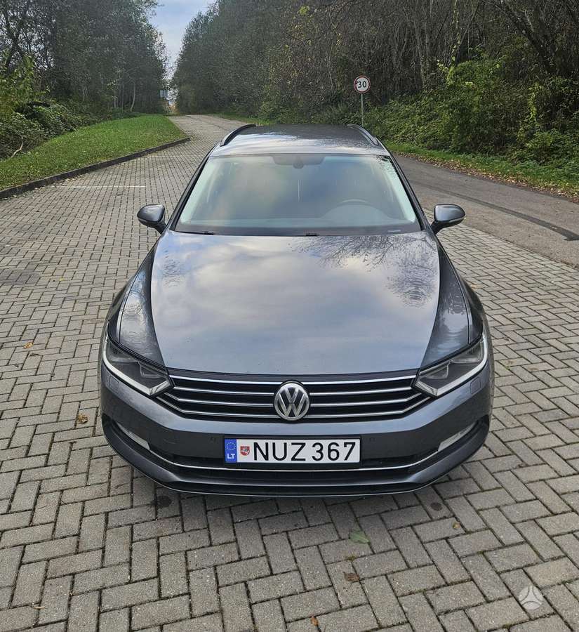 Volkswagen Passat 2015 — вигляд ззаду