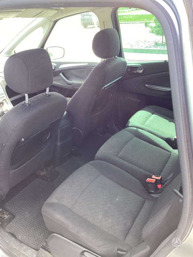 Ford S-MAX 2006 — rear view