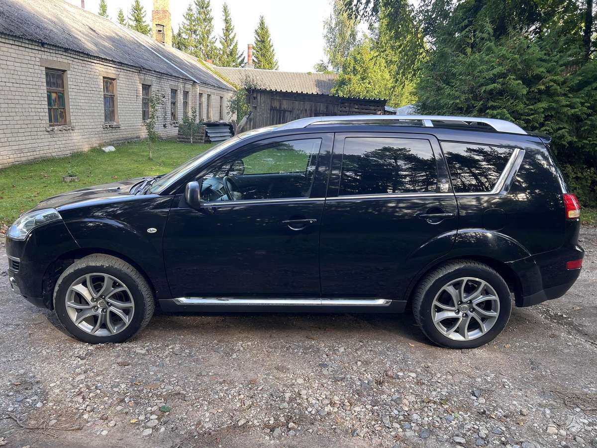 Citroen C-Crosser 2010 — двигун 2179 cm³, 156 HP (115kW)