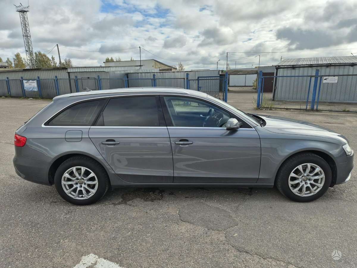 Audi A4 2013 — салон
