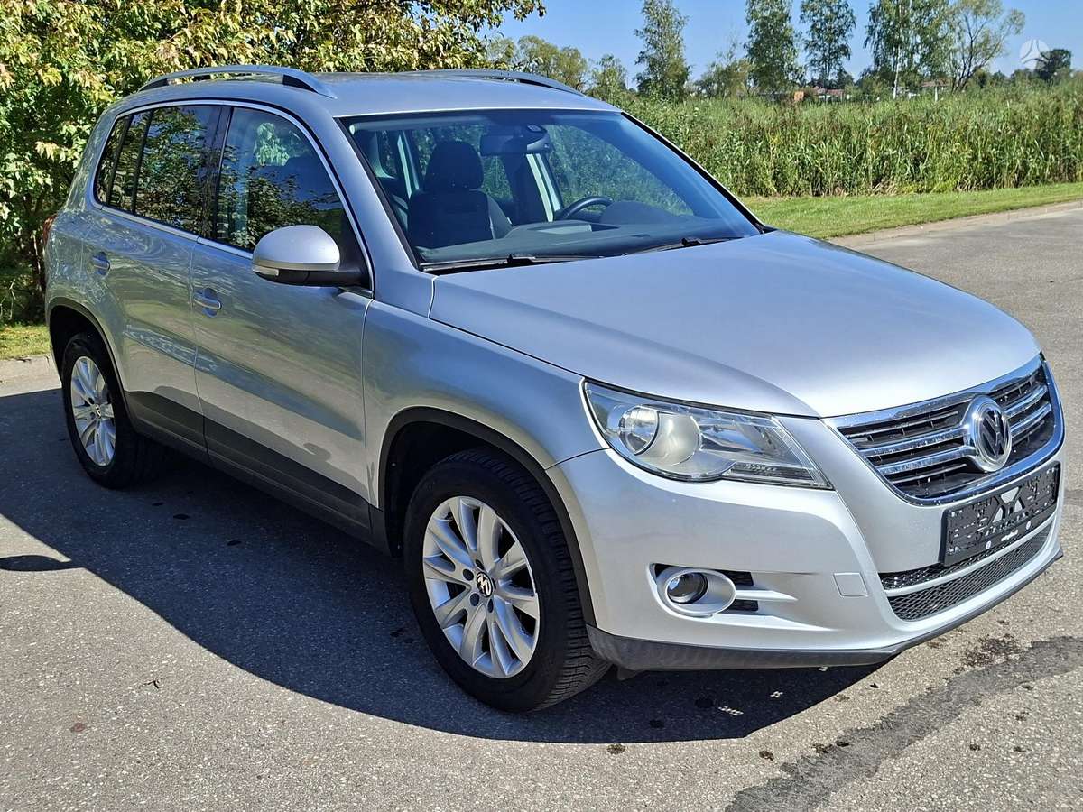 Volkswagen Tiguan 2008 — rear view