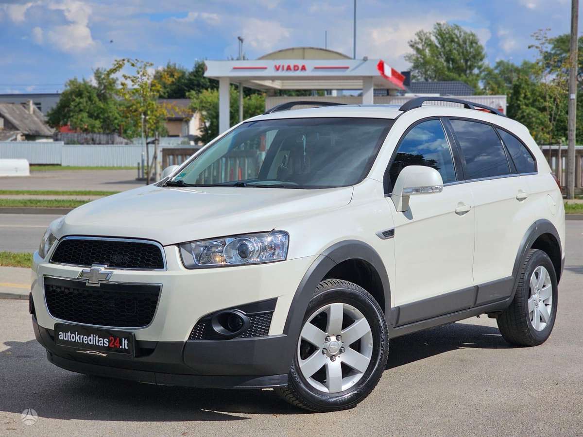 Chevrolet Captiva 2013 — interior