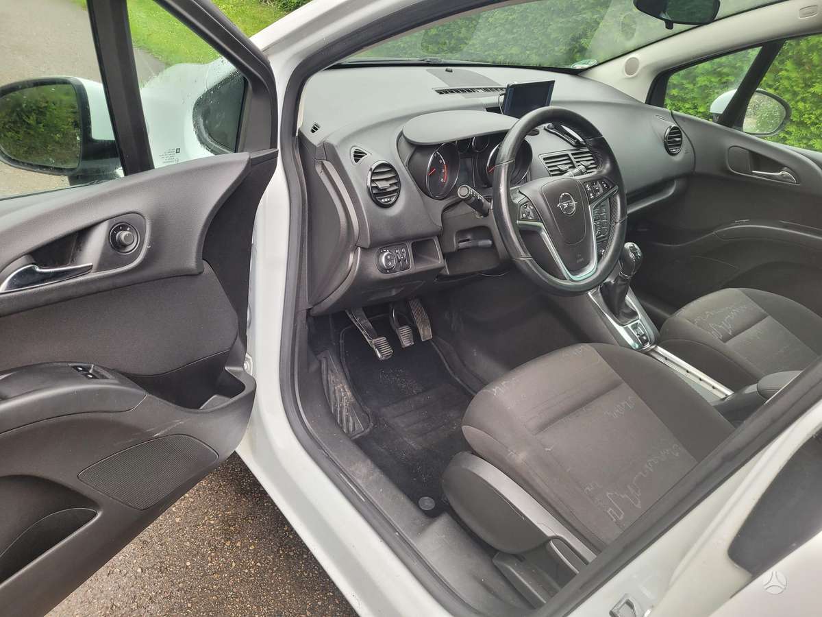 Opel Meriva 2011 — photo 10