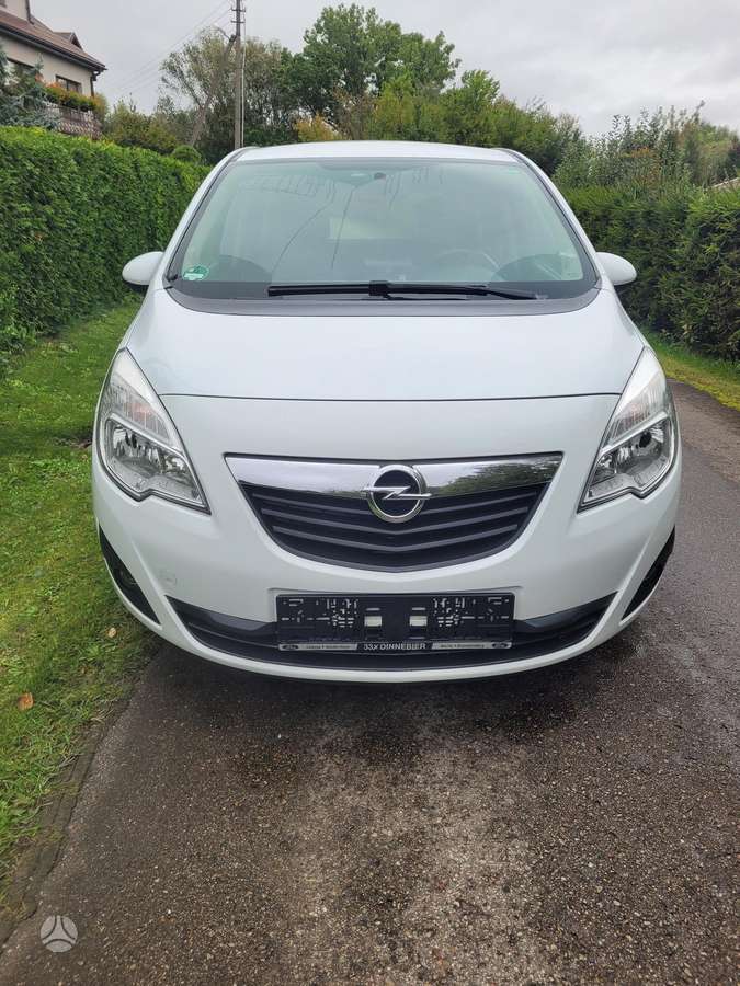 Opel Meriva 2011 — interior