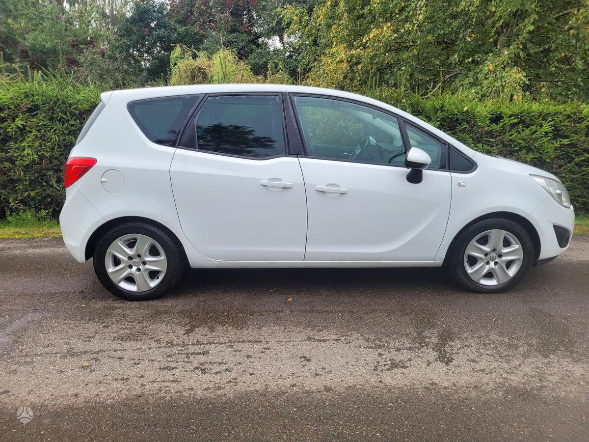 Opel Meriva 2011 — photo 7