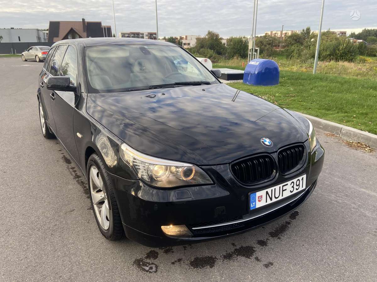BMW 530 2007 — вигляд ззаду