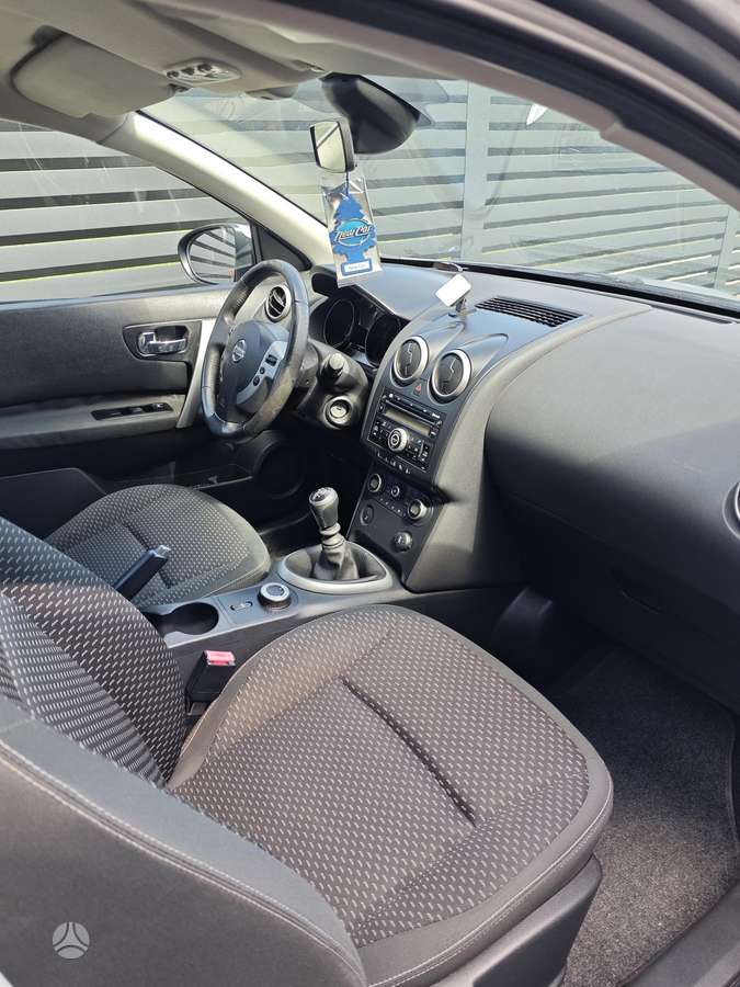 Nissan Qashqai 2007 — engine 2000 cm³, 141 HP (104kW)