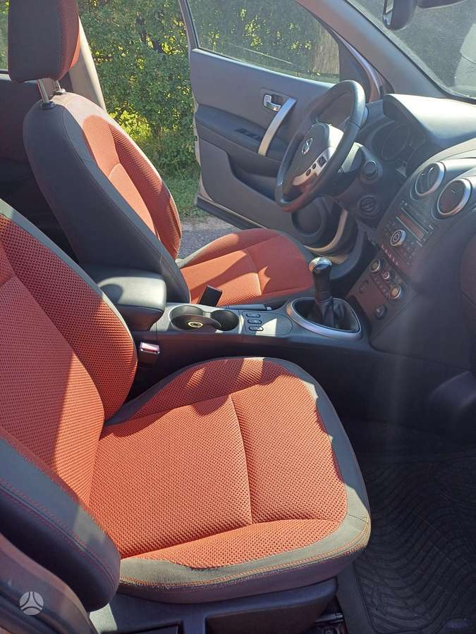 Nissan Qashqai 2008 — engine 1598 cm³, 114 HP (84kW)