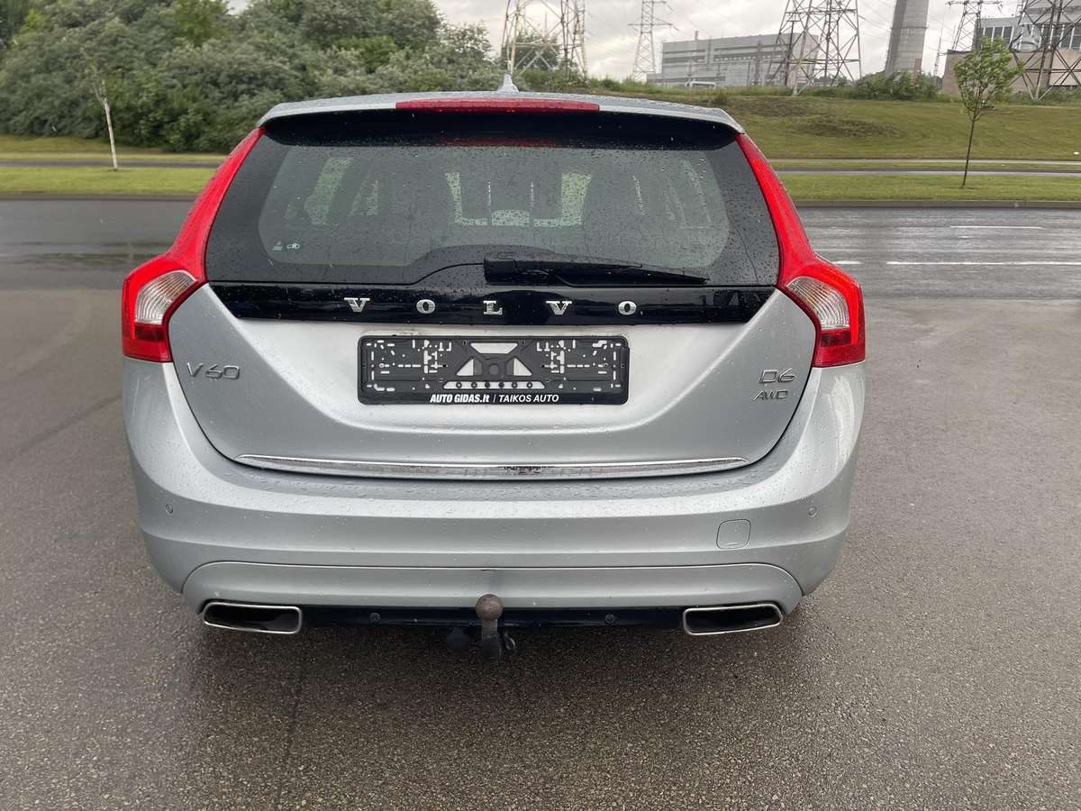 Volvo V60 2014 — photo 12