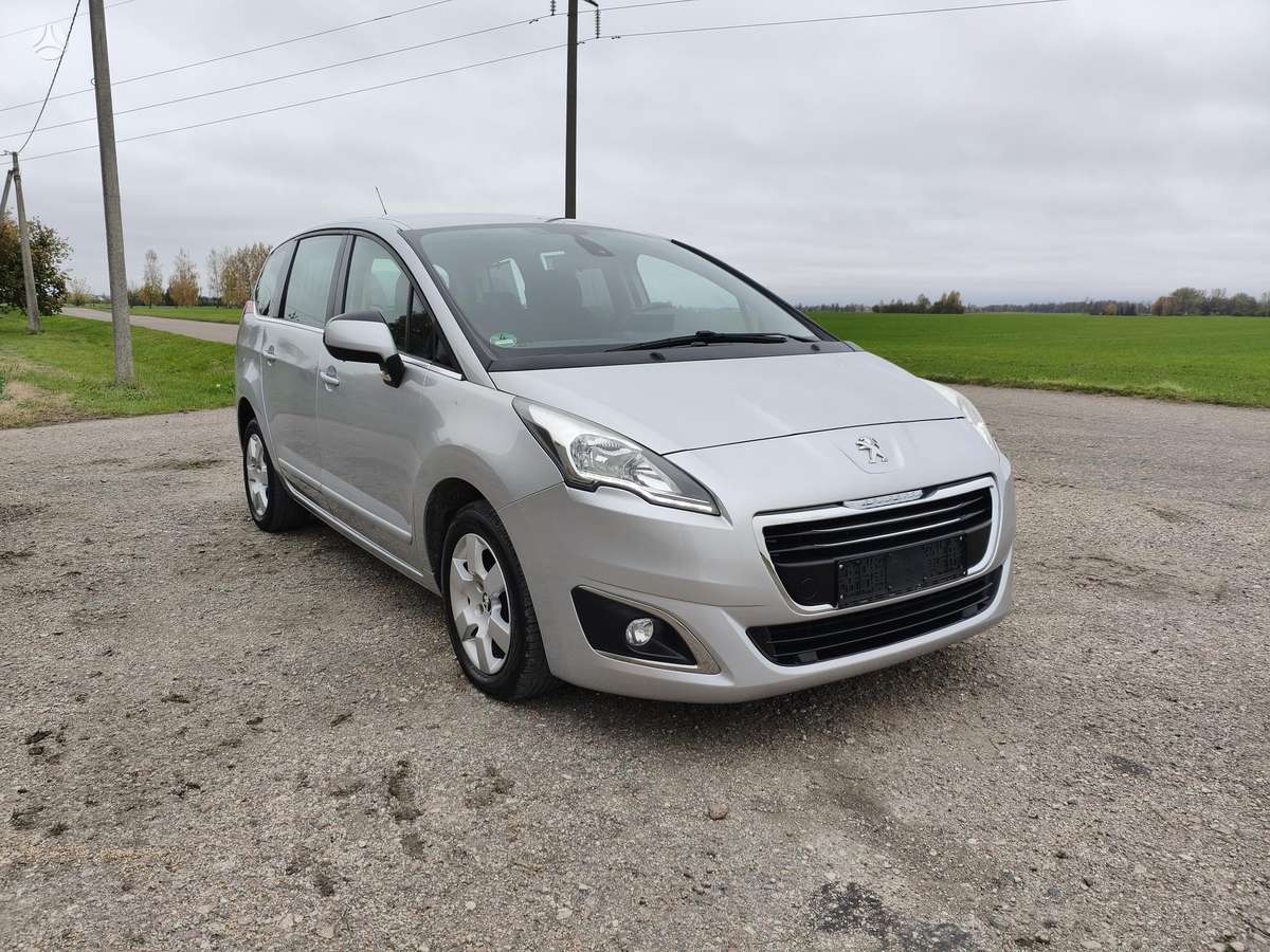 Peugeot 5008 2014 — салон