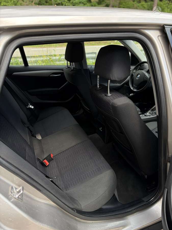 BMW X1 2011 — photo 10