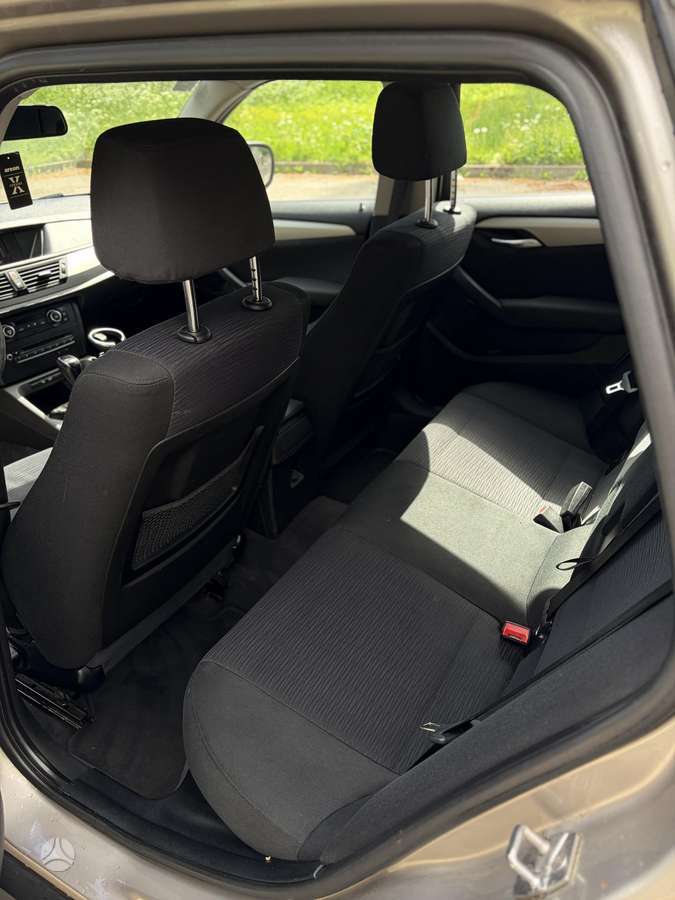 BMW X1 2011 — photo 11