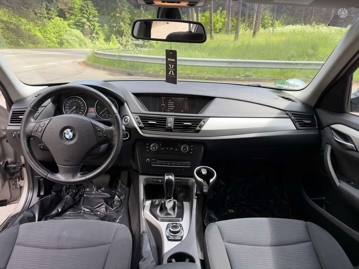BMW X1 2011 — photo 12