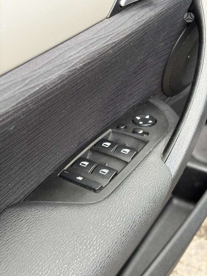 BMW X1 2011 — photo 14