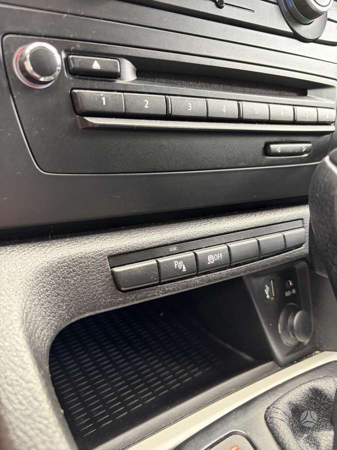 BMW X1 2011 — photo 15