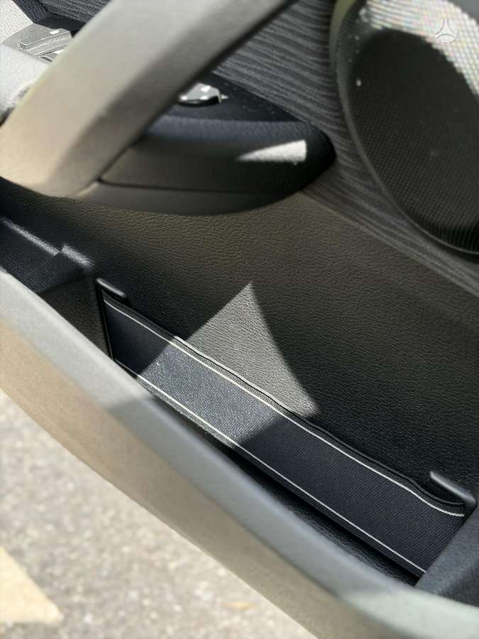 BMW X1 2011 — photo 25
