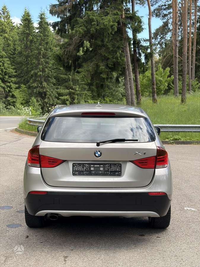 BMW X1 2011 — engine 1995 cm³, 177 HP (130kW)