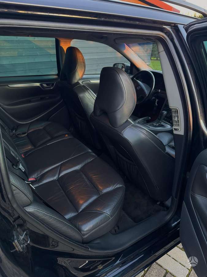 Volvo V70 2005 — engine 2401 cm³, 185 HP (136kW)