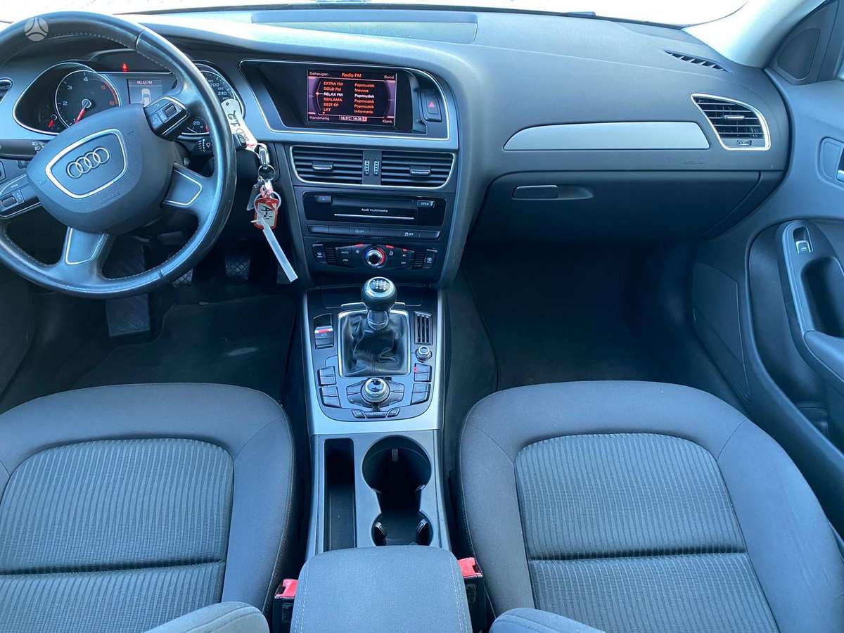 Audi A4 2012 — photo 11