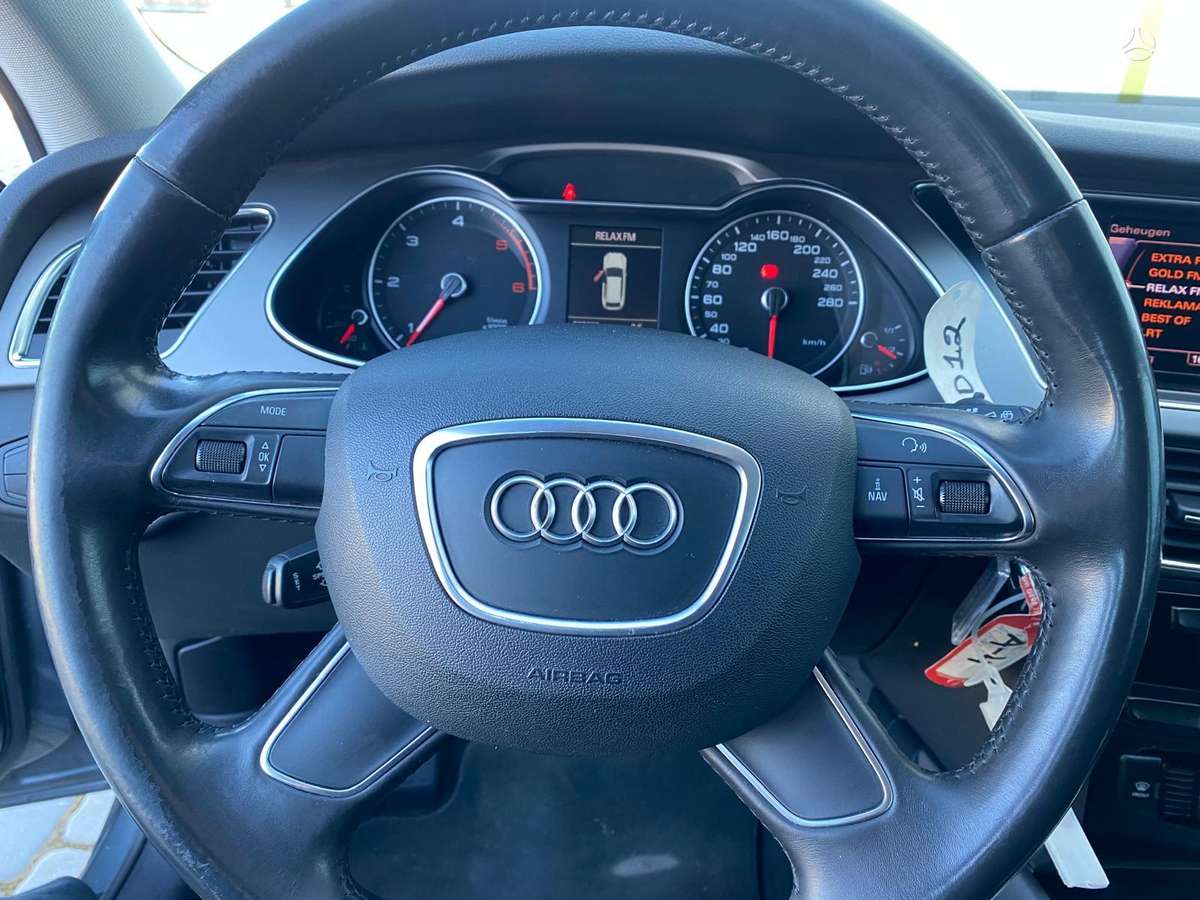 Audi A4 2012 — photo 12