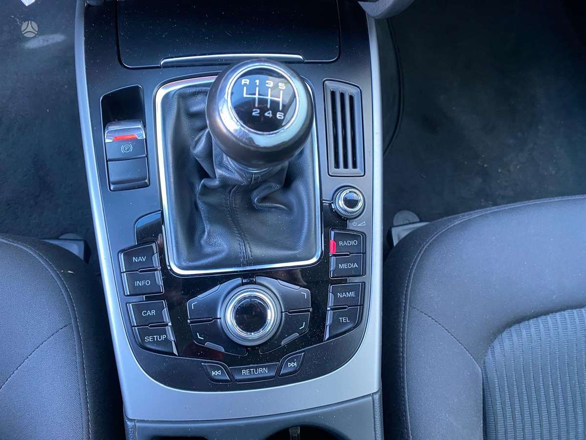 Audi A4 2012 — photo 15