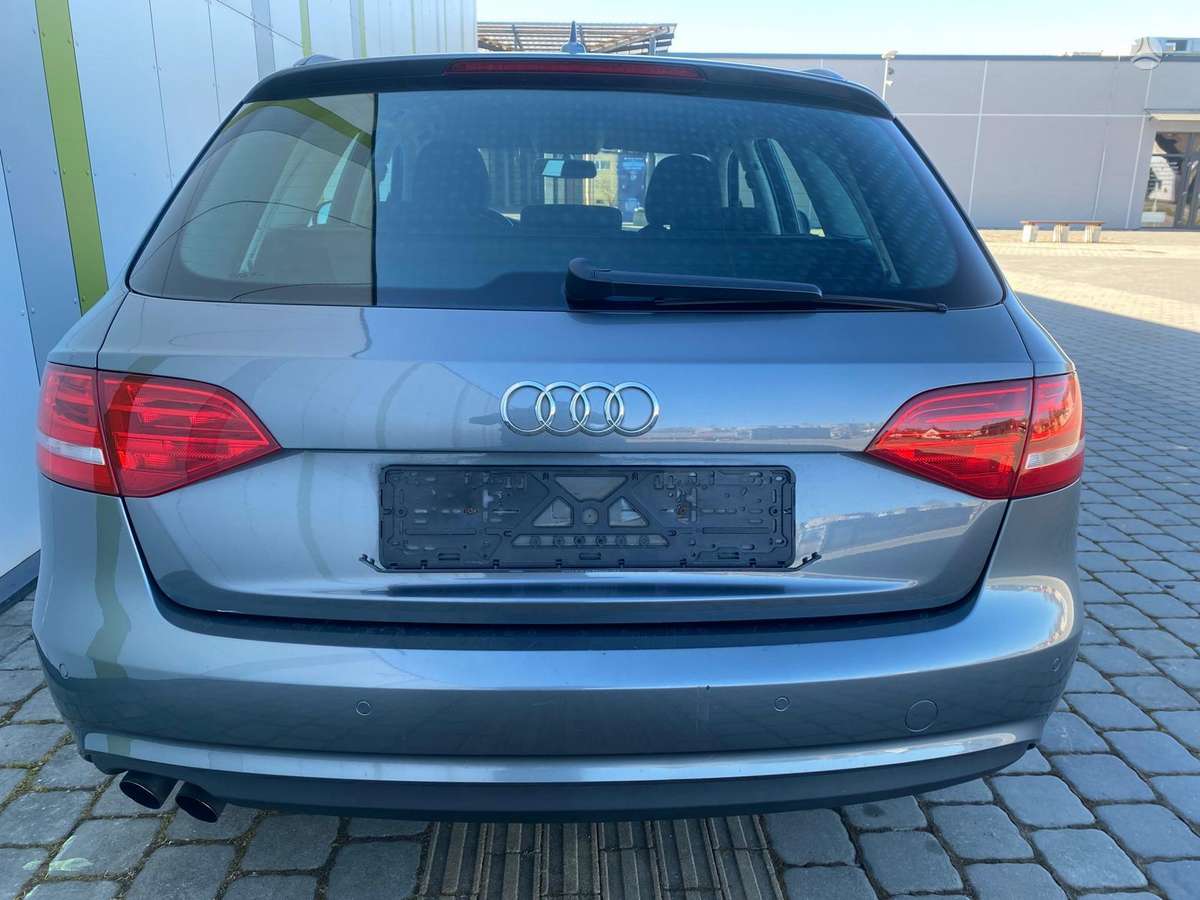 Audi A4 2012 — engine 1968 cm³, 136 HP (100kW)