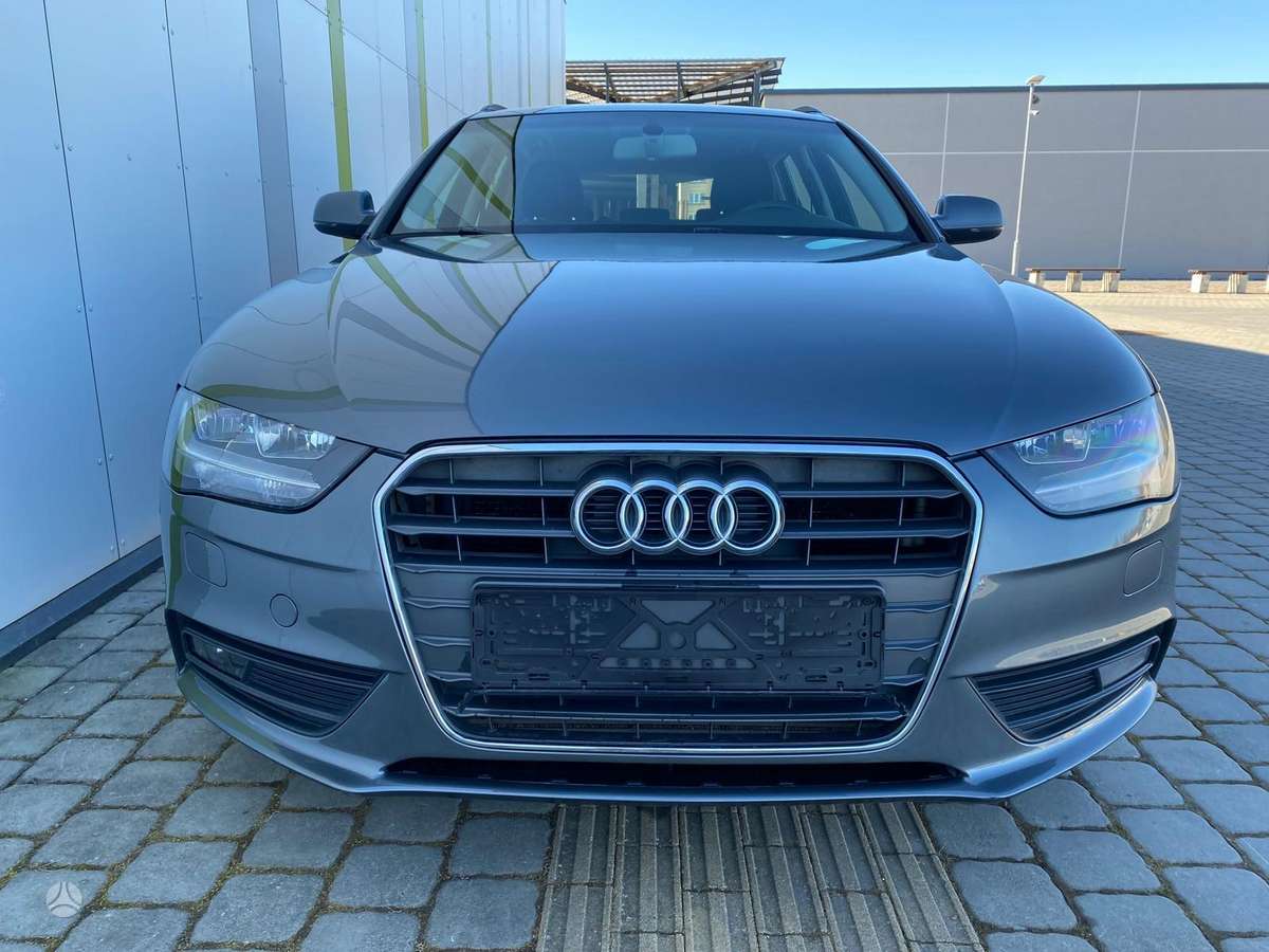 Audi A4 2012 — photo 8