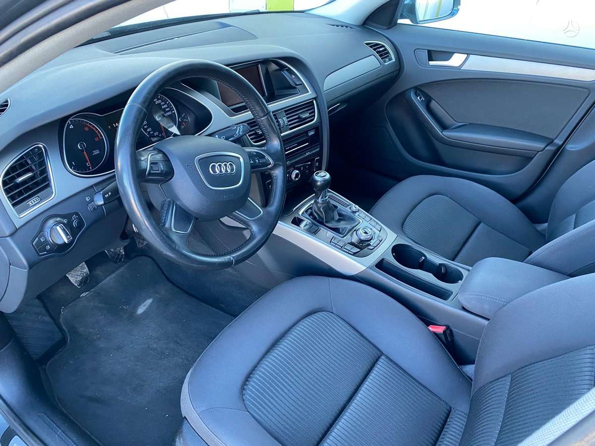 Audi A4 2012 — photo 9