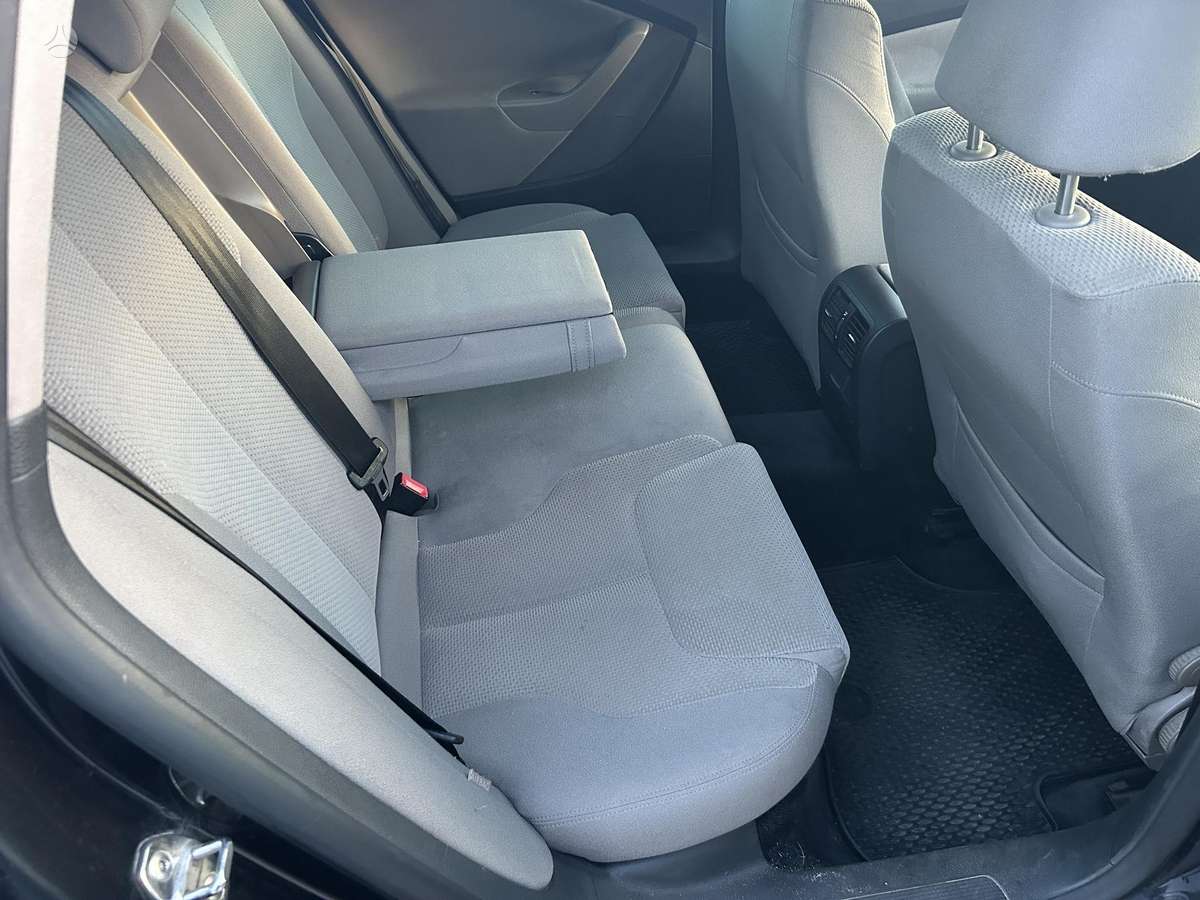 Volkswagen Passat 2009 — photo 6