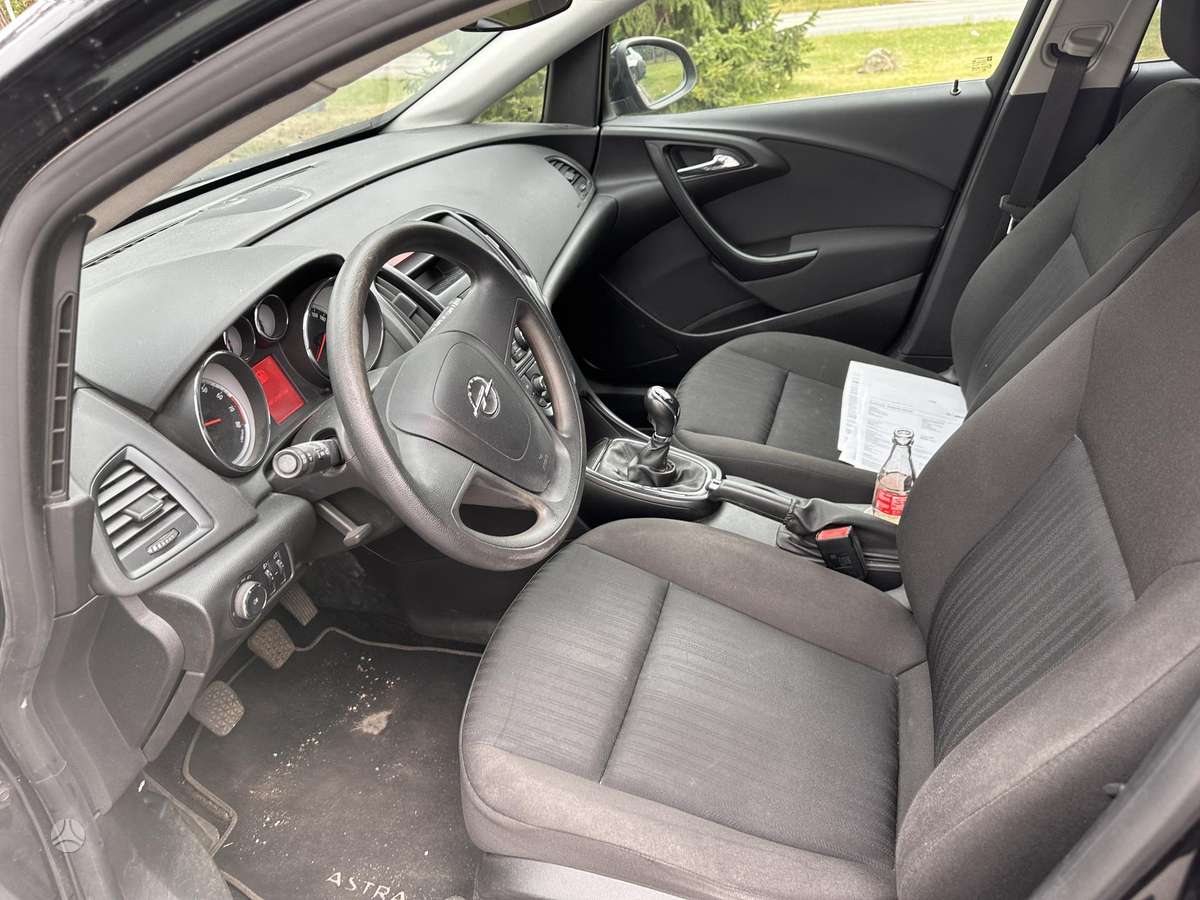 Opel Astra 2015 — photo 9