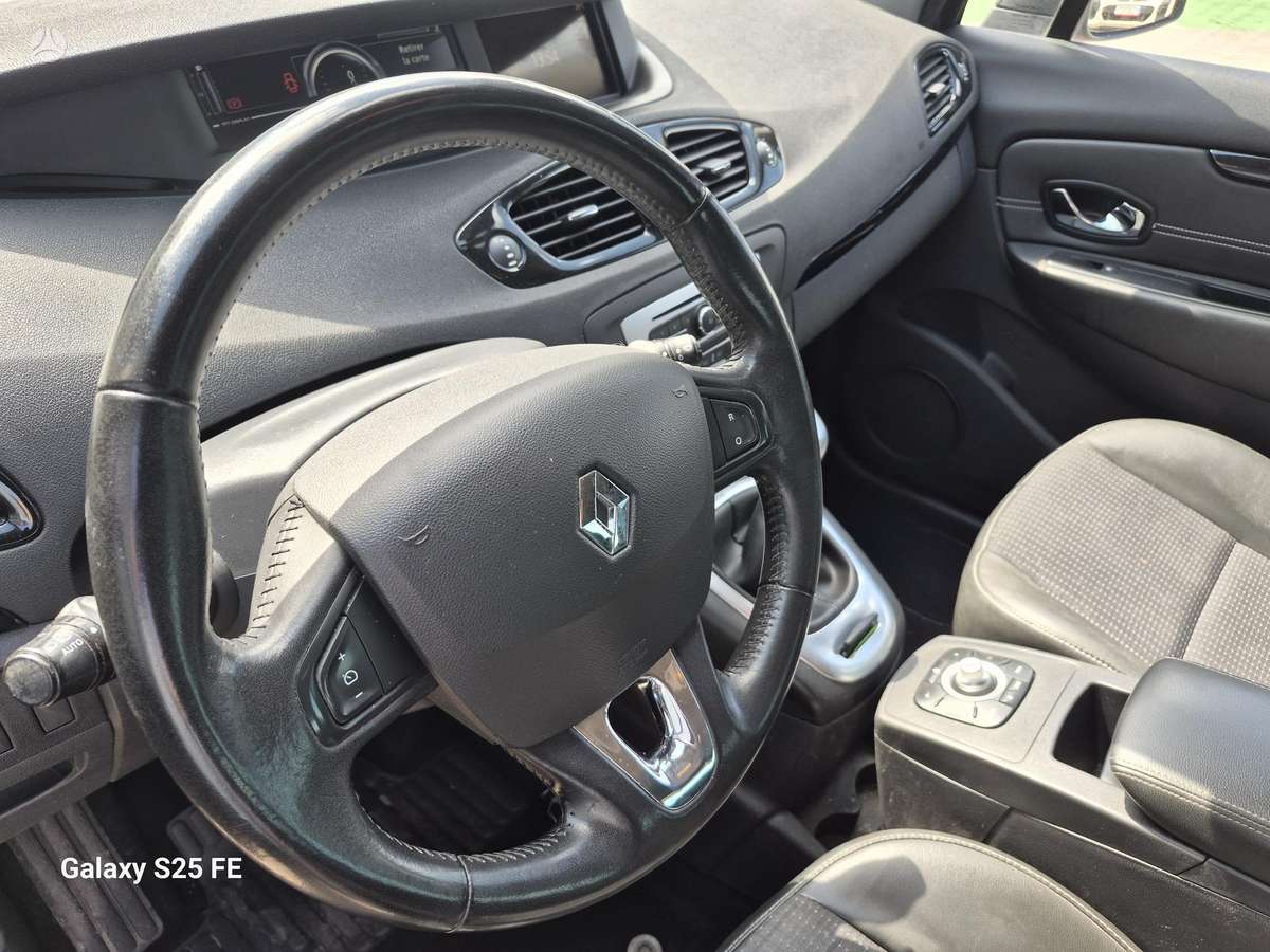 Renault Grand 2015 — photo 11