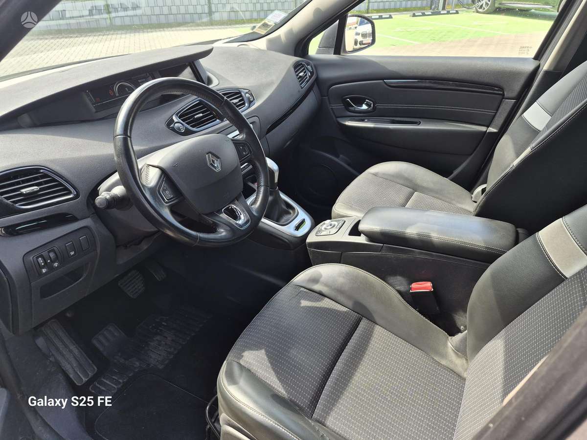 Renault Grand 2015 — photo 12