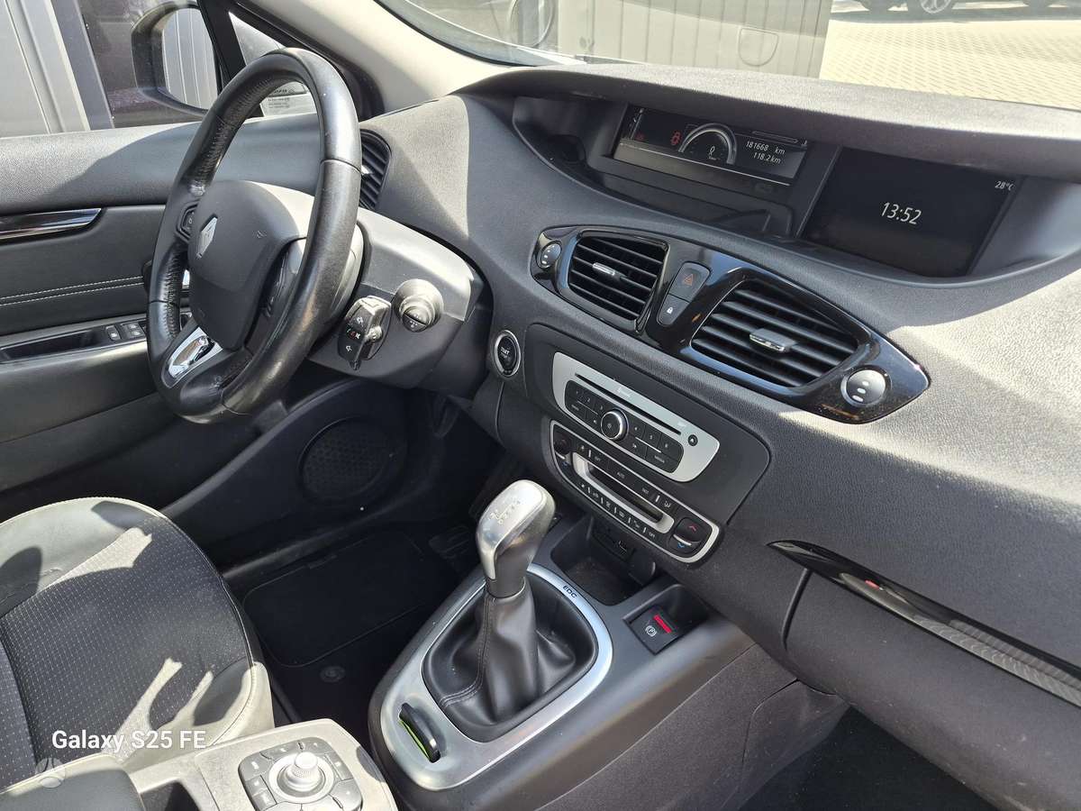 Renault Grand 2015 — photo 15