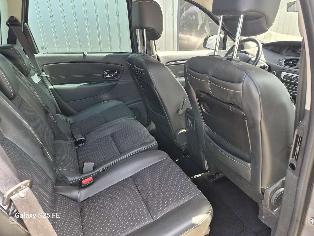 Renault Grand 2015 — photo 17