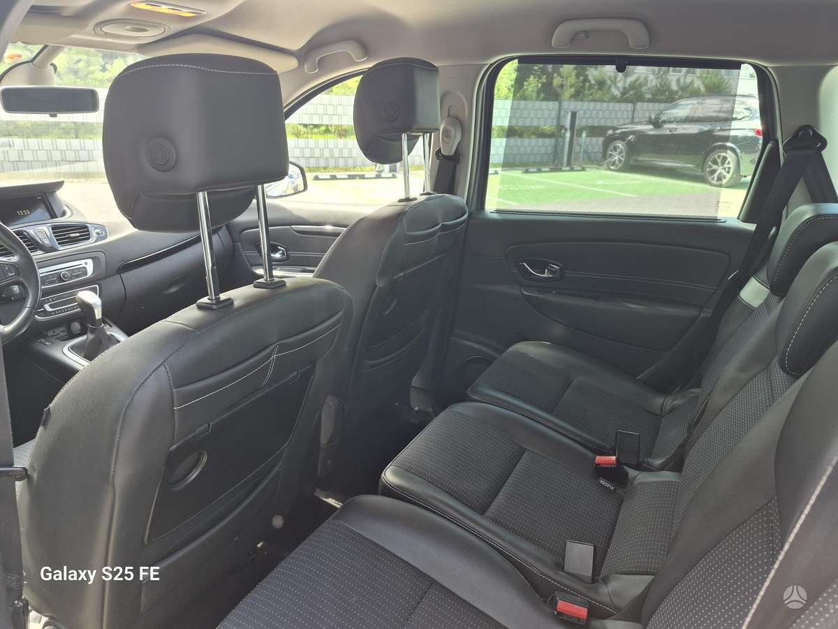 Renault Grand 2015 — photo 18