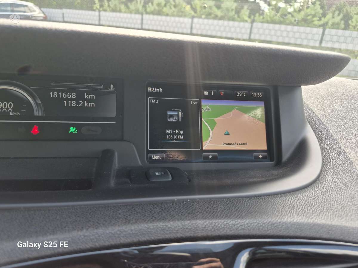 Renault Grand 2015 — photo 9