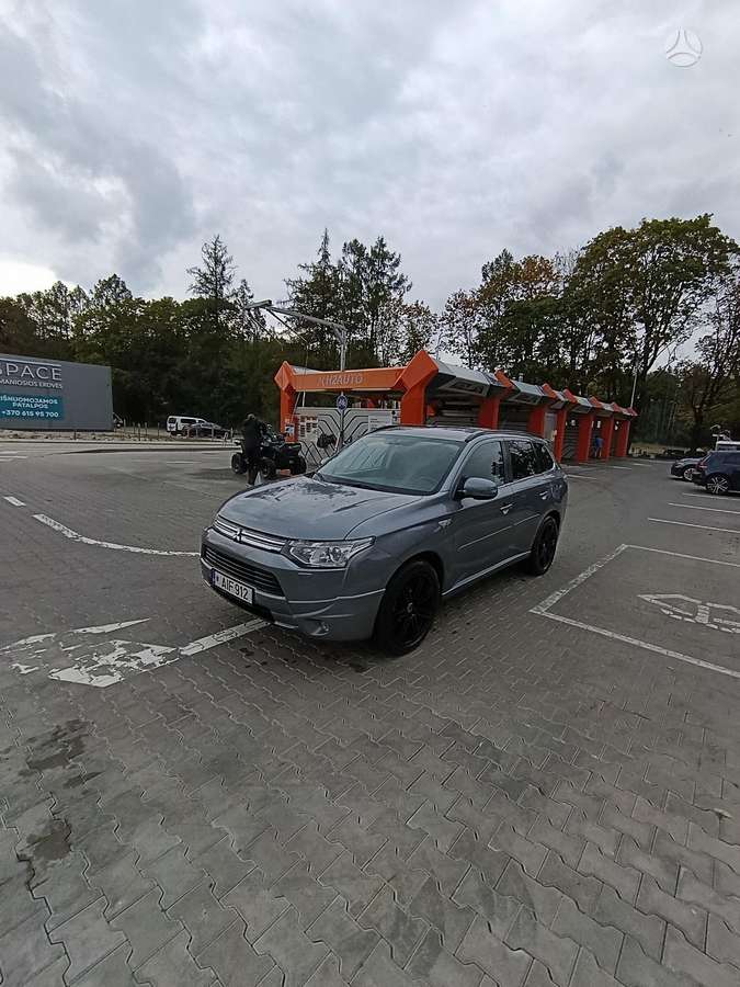 Mitsubishi Outlander 2014 — салон
