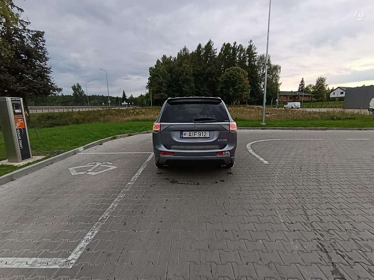 Mitsubishi Outlander 2014 — двигун 2000 cm³