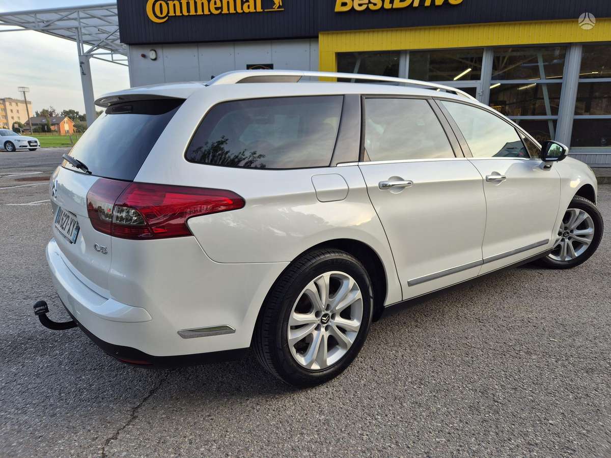 Citroen C5 2011 — вигляд ззаду