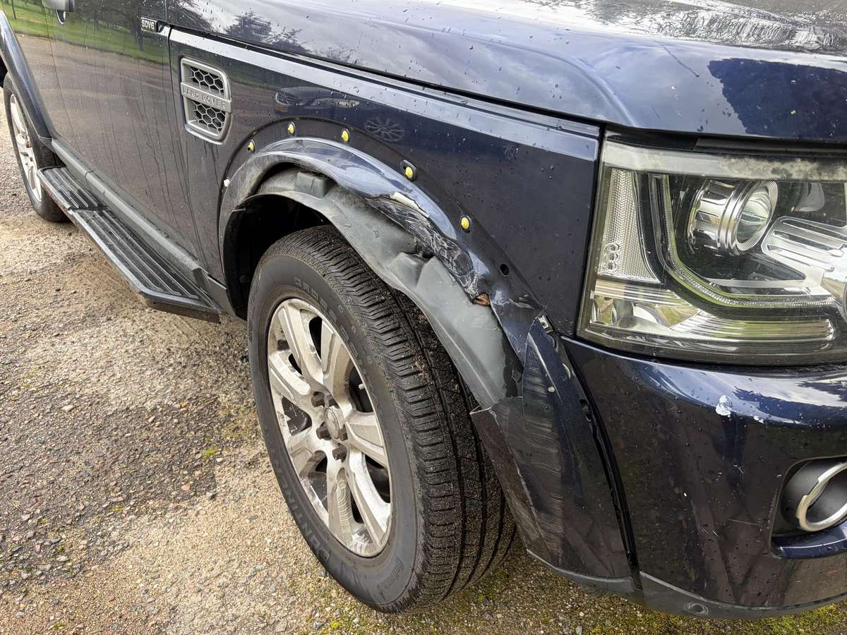 Land Rover 2015 — двигун 2993 cm³, 256 HP (188kW)
