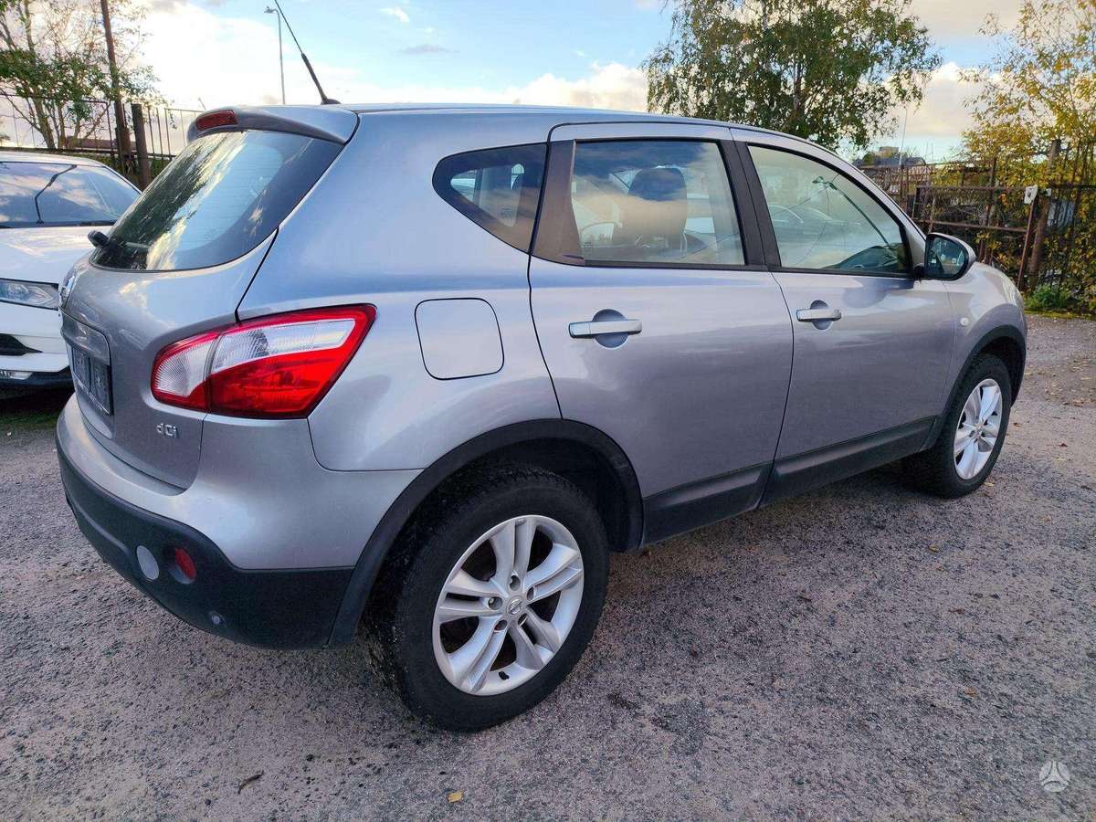 Nissan Qashqai 2010 — photo 8