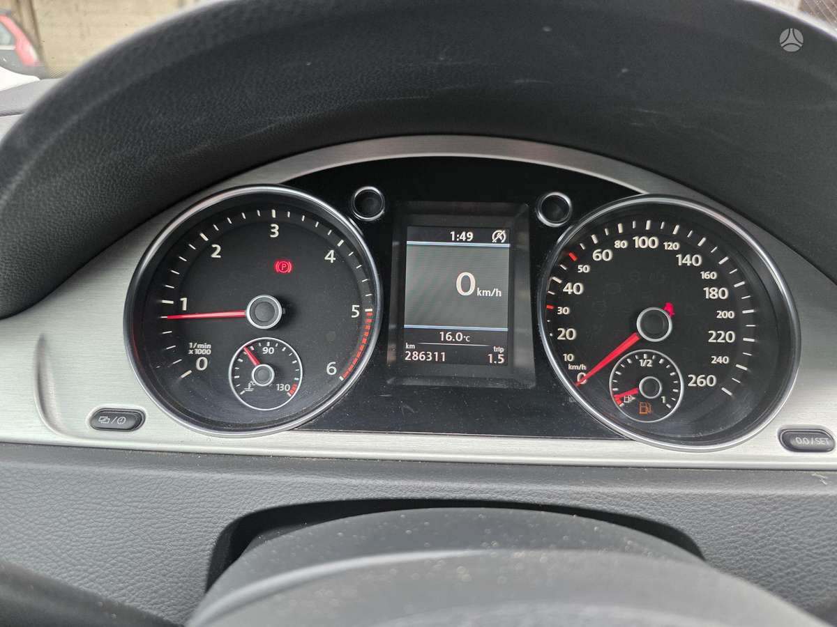Volkswagen Passat 2013 — photo 17