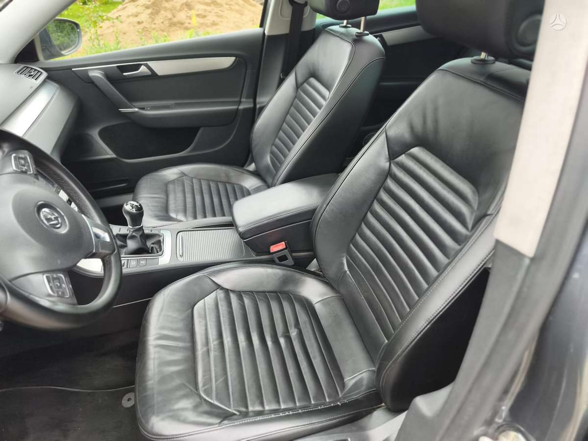 Volkswagen Passat 2013 — photo 18