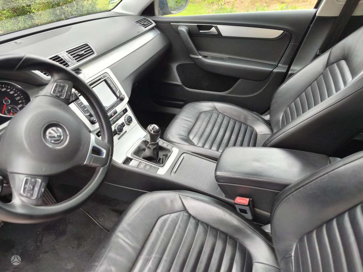 Volkswagen Passat 2013 — photo 19