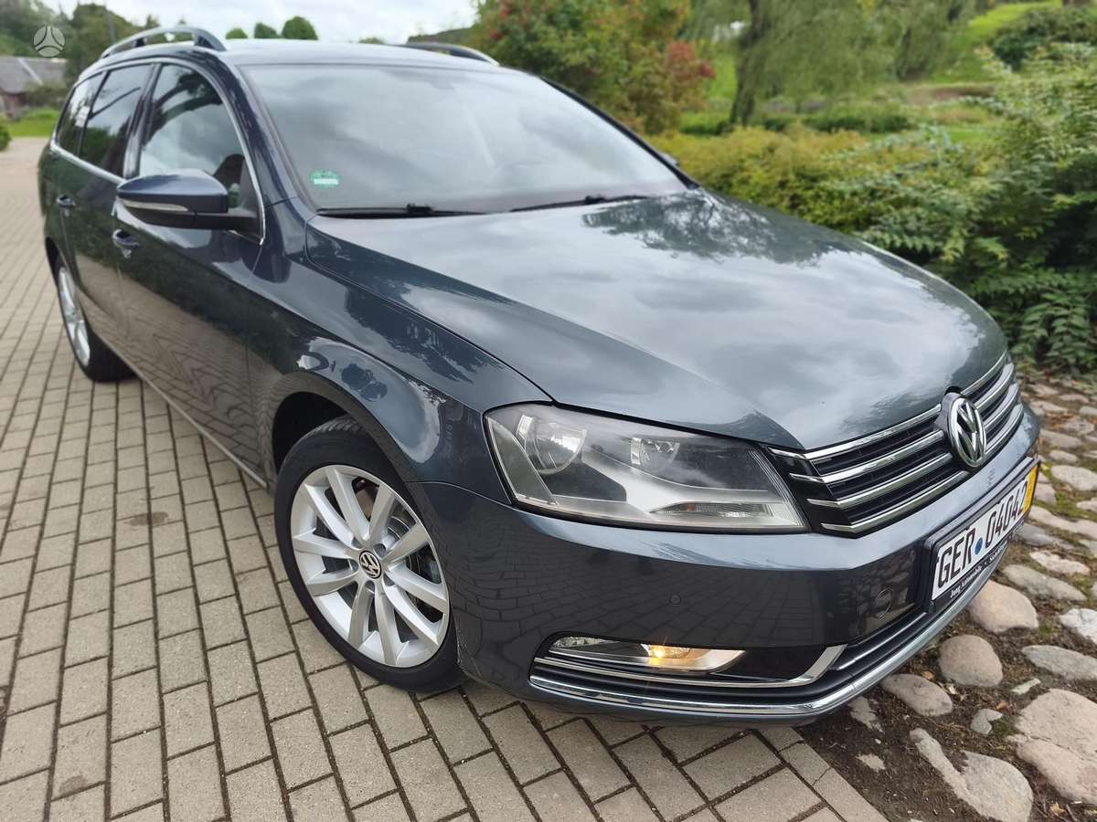 Volkswagen Passat 2013 — interior