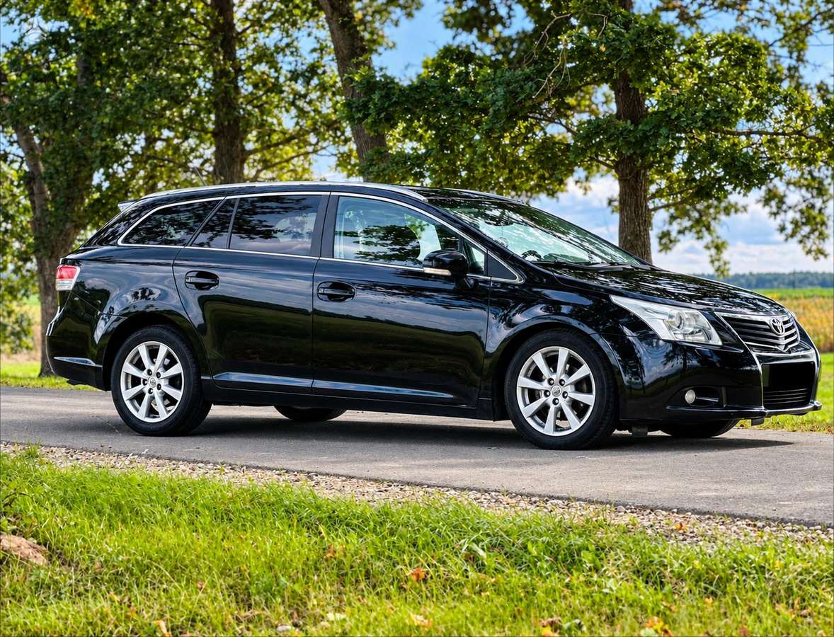 Toyota Avensis 2010 — фото 5