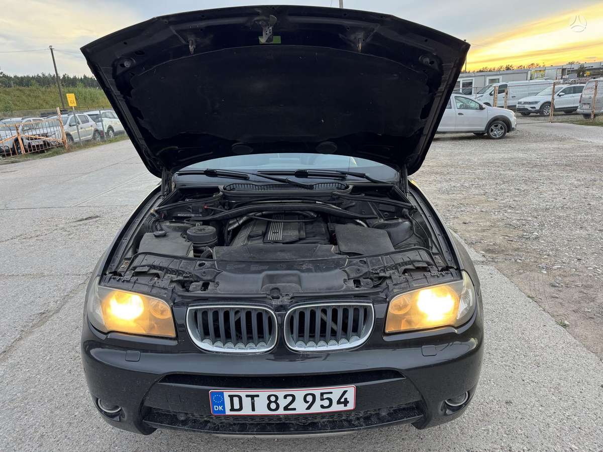 BMW X3 2004 — rear view